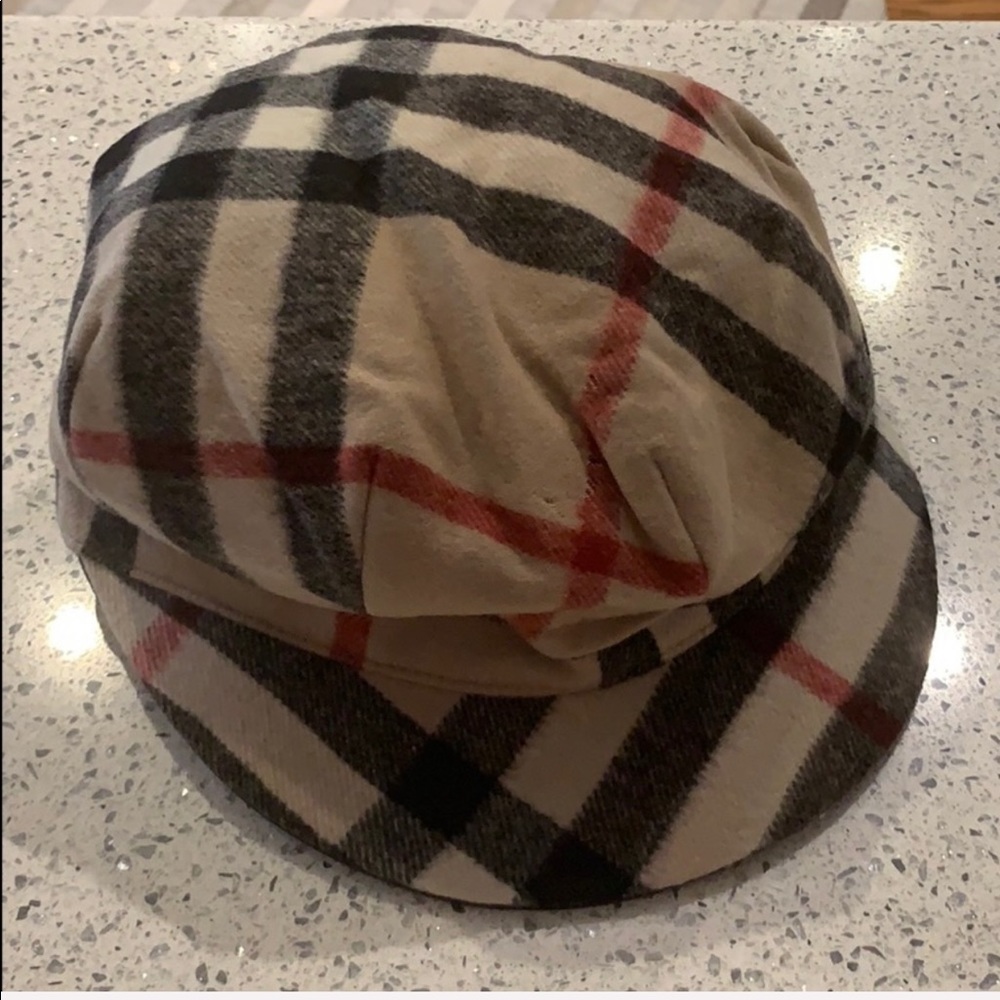 100% authentic Burberry Cap Hat